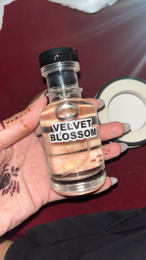 🌺 Velvet Blossom – Premium Women's Perfume